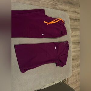 Figs deep purple tall set in small 🍇